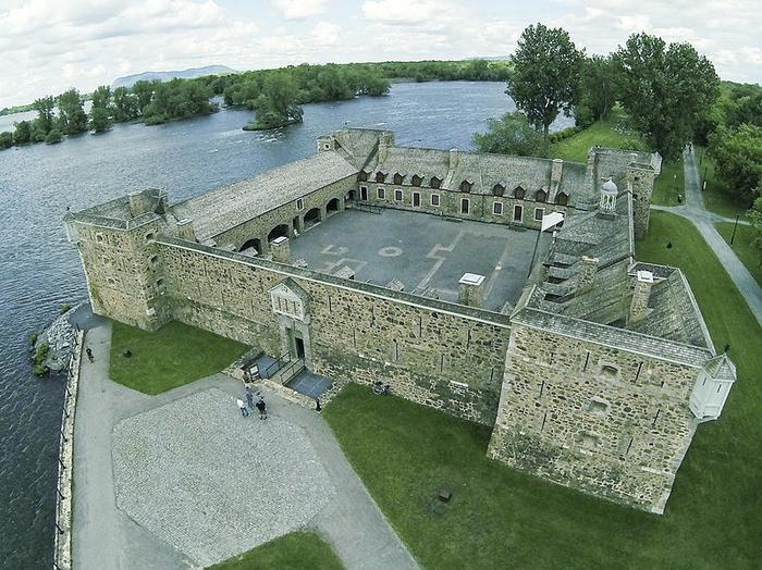Chambly/immobilier/CENTURY21 Osmose RW/Chambly fort patrimoine