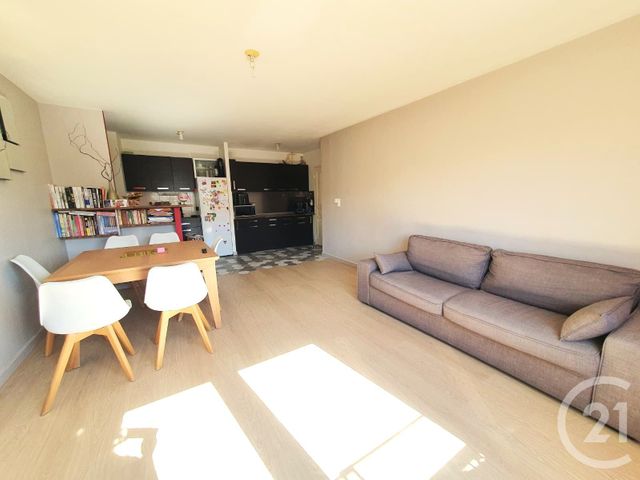 Appartement F4 à vendre - 4 pièces - 86.2 m2 - PERSAN - 95 - ILE-DE-FRANCE - Century 21 Osmose