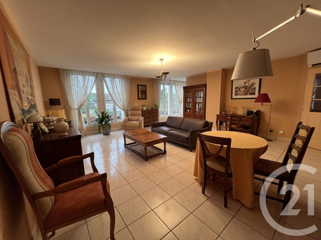 Appartement à vendre - 6 pièces - 117.55 m2 - BEAUMONT SUR OISE - 95 - ILE-DE-FRANCE - Century 21 Osmose