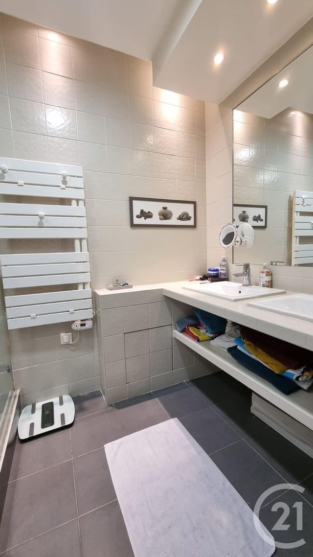 Appartement F3 à vendre - 3 pièces - 102.02 m2 - BEAUMONT SUR OISE - 95 - ILE-DE-FRANCE - Century 21 Osmose