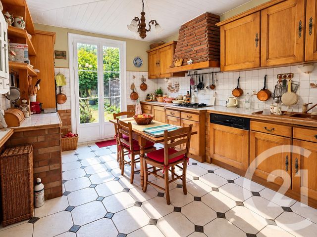 maison à vendre - 7 pièces - 196.95 m2 - CHAMBLY - 60 - PICARDIE - Century 21 Osmose
