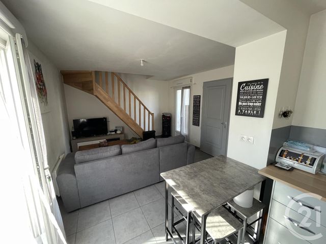 Appartement F2 à vendre - 2 pièces - 45.66 m2 - VIARMES - 95 - ILE-DE-FRANCE - Century 21 Osmose Rw Appartement F2 à vendre - 2 pièces - 45.66 m2 - VIARMES - 95 - ILE-DE-FRANCE - Century 21 Osmose Rw