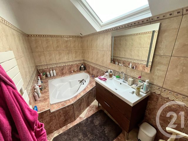 Afficher la photo en grand maison à vendre - 8 pièces - 237.66 m2 - BEAUMONT SUR OISE - 95 - ILE-DE-FRANCE - Century 21 Osmose