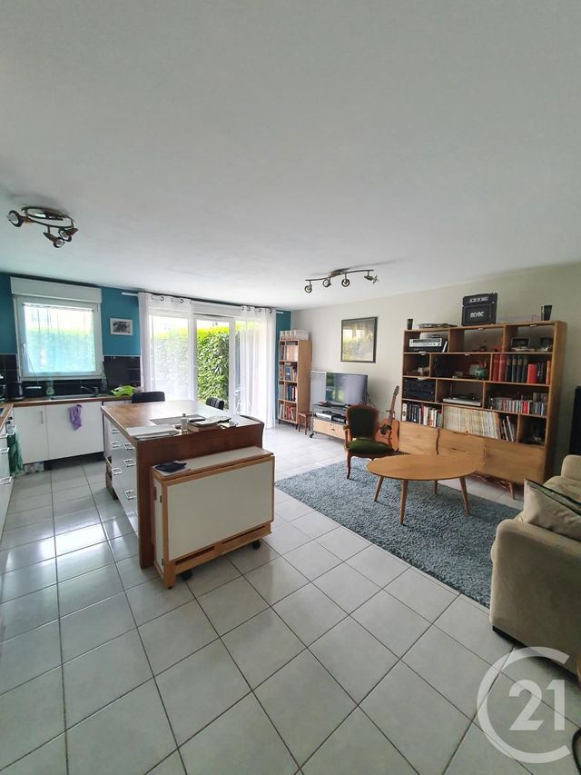 Afficher la photo en grand Appartement F3 à vendre - 3 pièces - 65.5 m2 - BEAUMONT SUR OISE - 95 - ILE-DE-FRANCE - Century 21 Osmose Rw