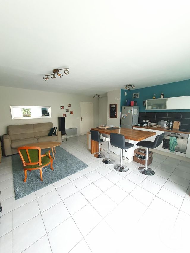 Afficher la photo en grand Appartement F3 à vendre - 3 pièces - 65.5 m2 - BEAUMONT SUR OISE - 95 - ILE-DE-FRANCE - Century 21 Osmose Rw