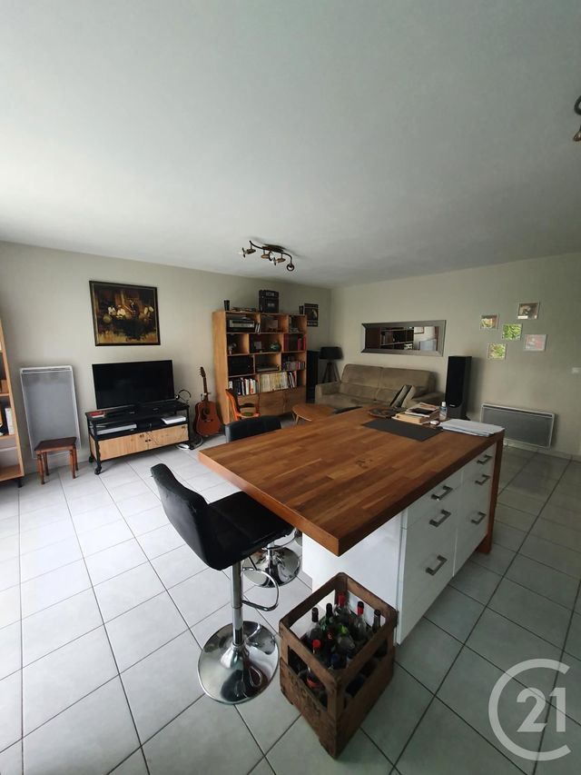 Afficher la photo en grand Appartement F3 à vendre - 3 pièces - 65.5 m2 - BEAUMONT SUR OISE - 95 - ILE-DE-FRANCE - Century 21 Osmose Rw
